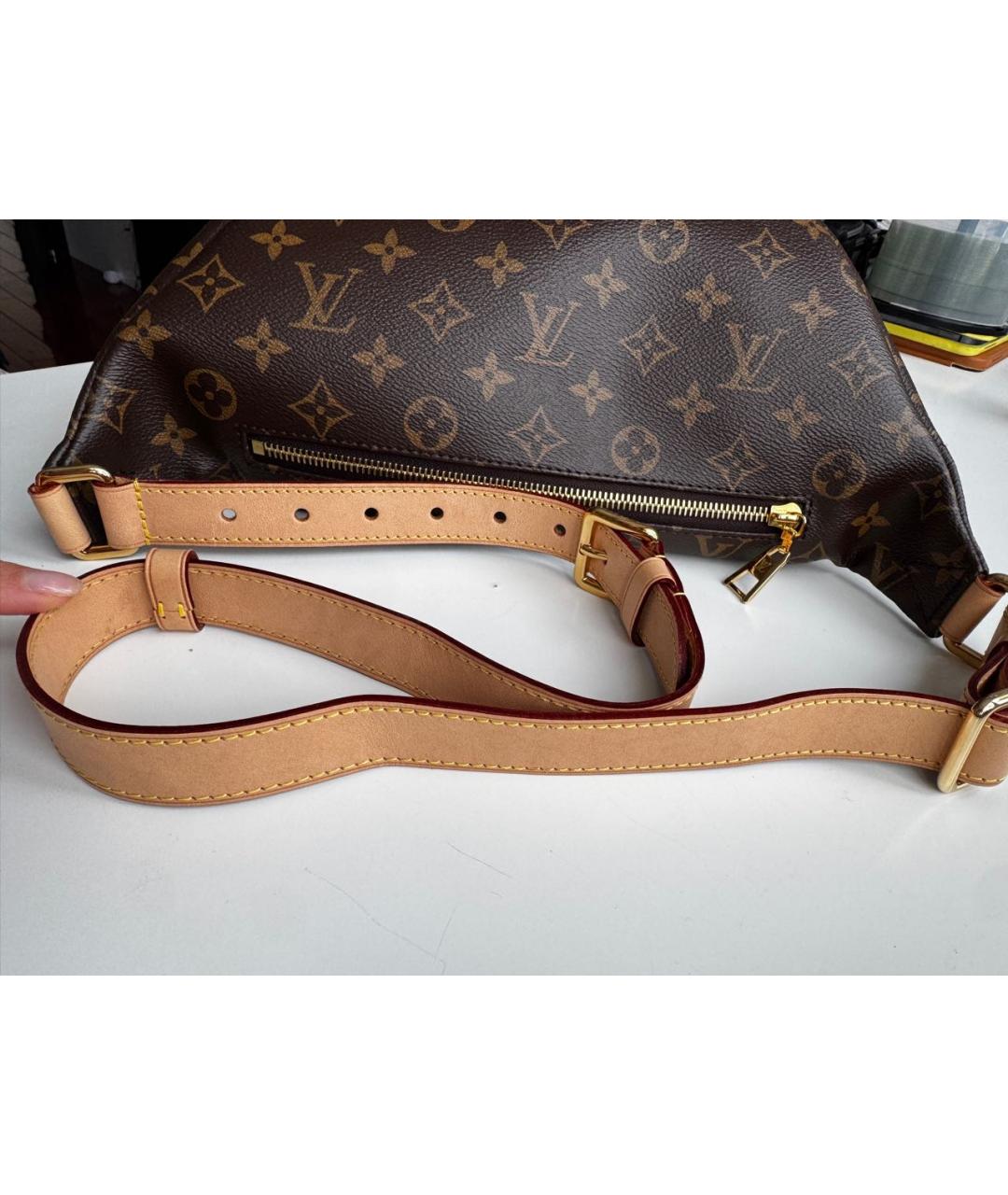 LOUIS VUITTON Коричневая поясная сумка, фото 5