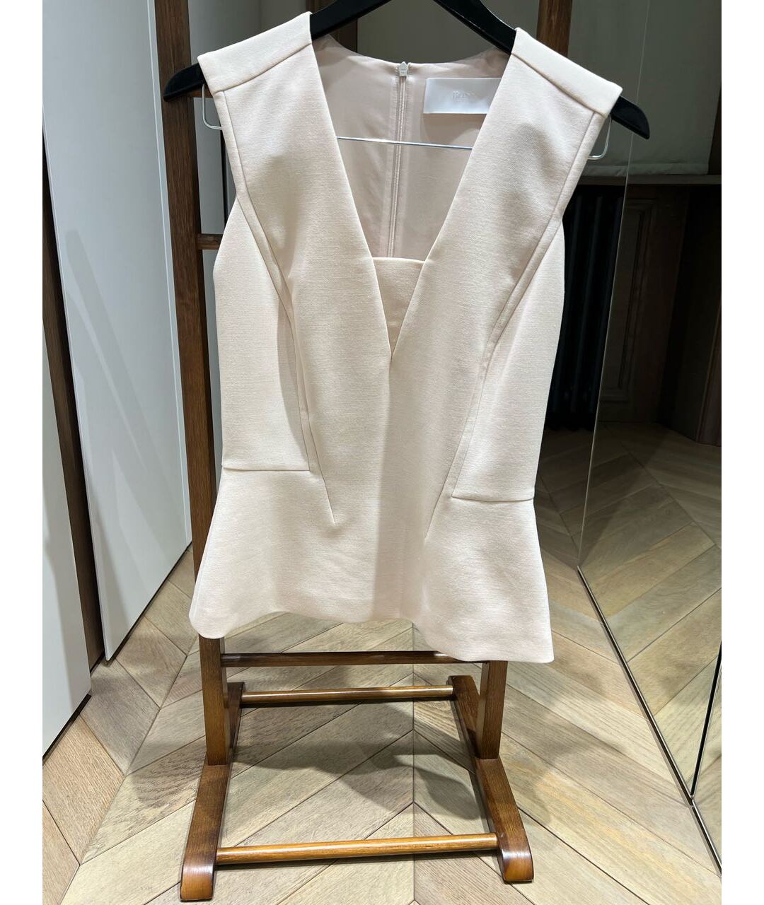 HUGO BOSS Бежевый вискозный костюм с брюками, фото 7