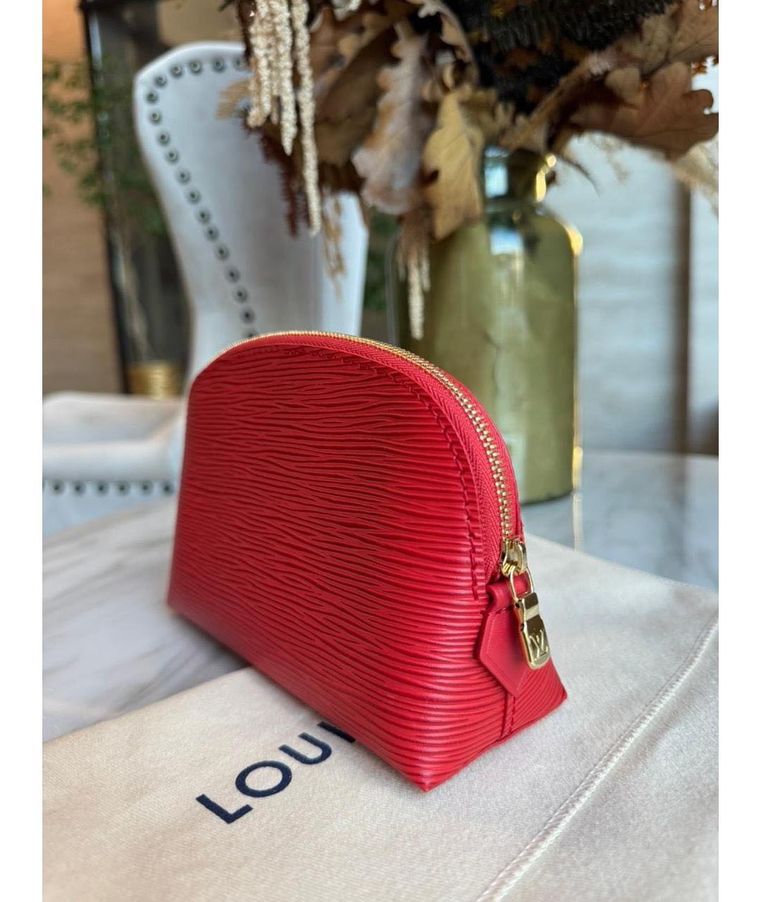 LOUIS VUITTON Красная кожаная косметичка, фото 2