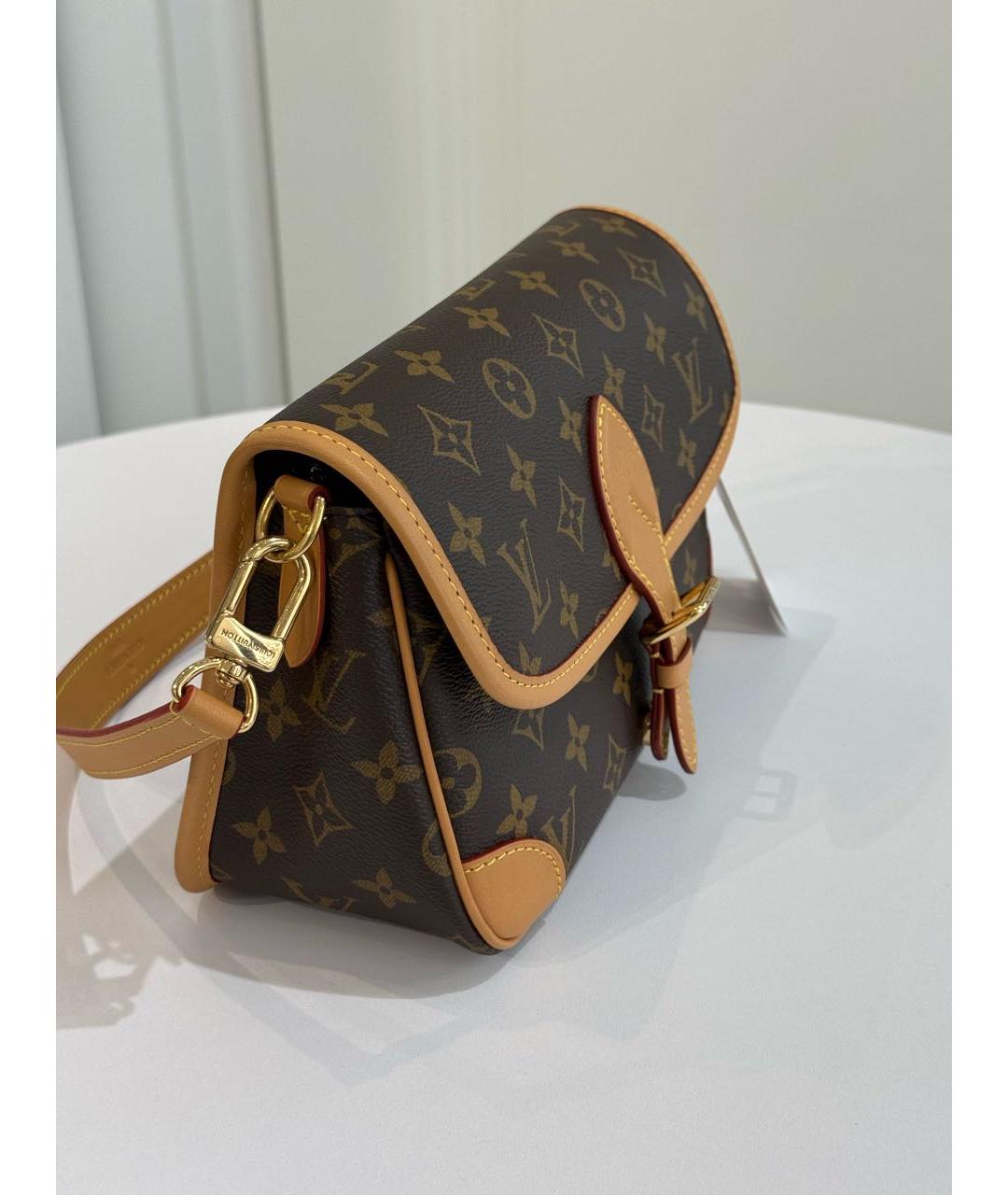 LOUIS VUITTON Коричневая кожаная сумка через плечо, фото 3