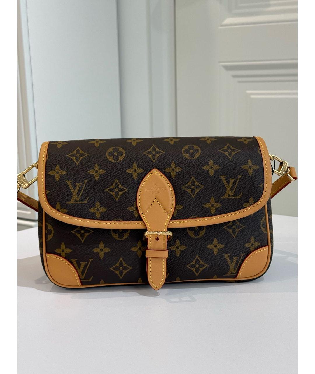 LOUIS VUITTON Коричневая кожаная сумка через плечо, фото 9