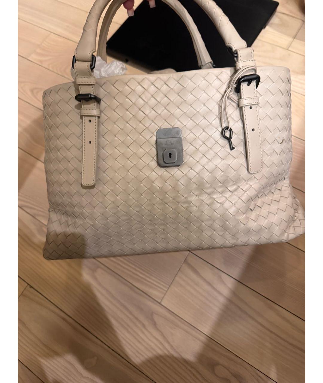 BOTTEGA VENETA Бежевая кожаная сумка с короткими ручками, фото 7