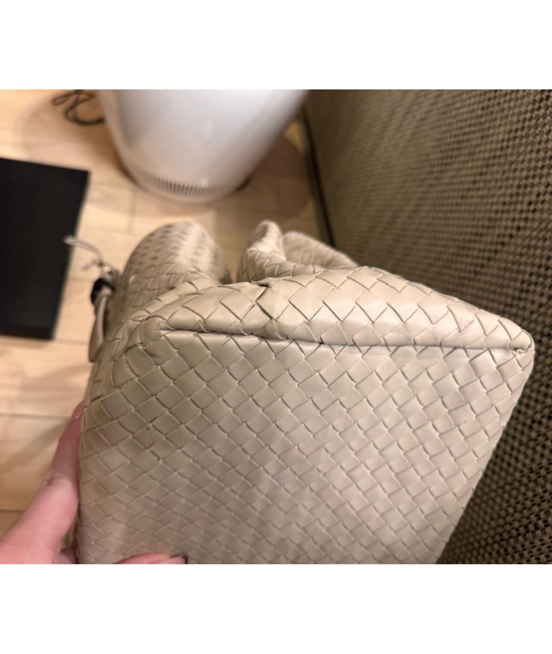 BOTTEGA VENETA Бежевая кожаная сумка с короткими ручками, фото 6