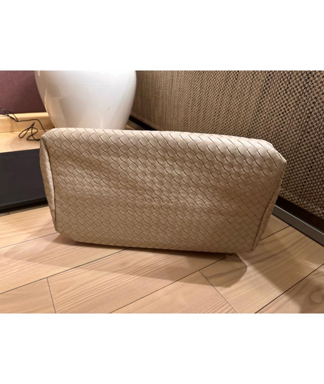 BOTTEGA VENETA Бежевая кожаная сумка с короткими ручками, фото 3