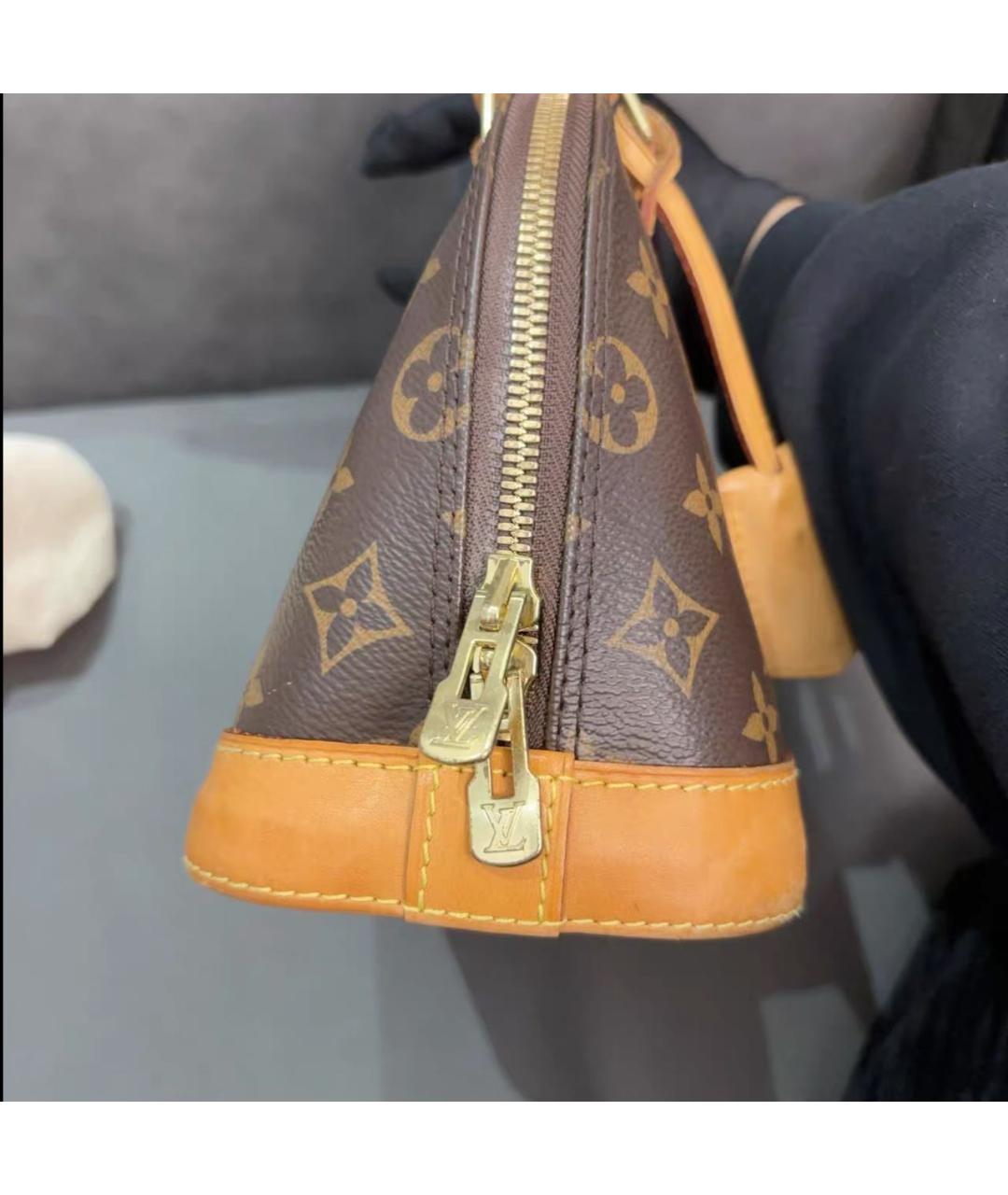 LOUIS VUITTON Коричневая кожаная сумка с короткими ручками, фото 7