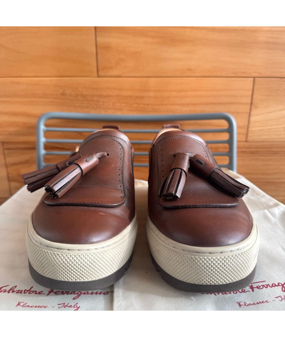 FERRAGAMO Коричневые кожаные слипоны, фото 2