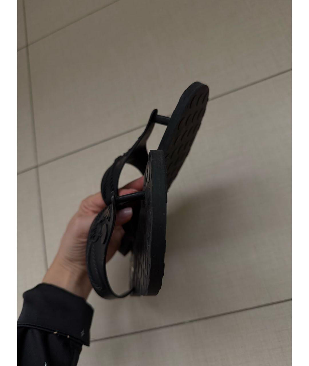 SAINT LAURENT Черные резиновые шлепанцы, фото 6