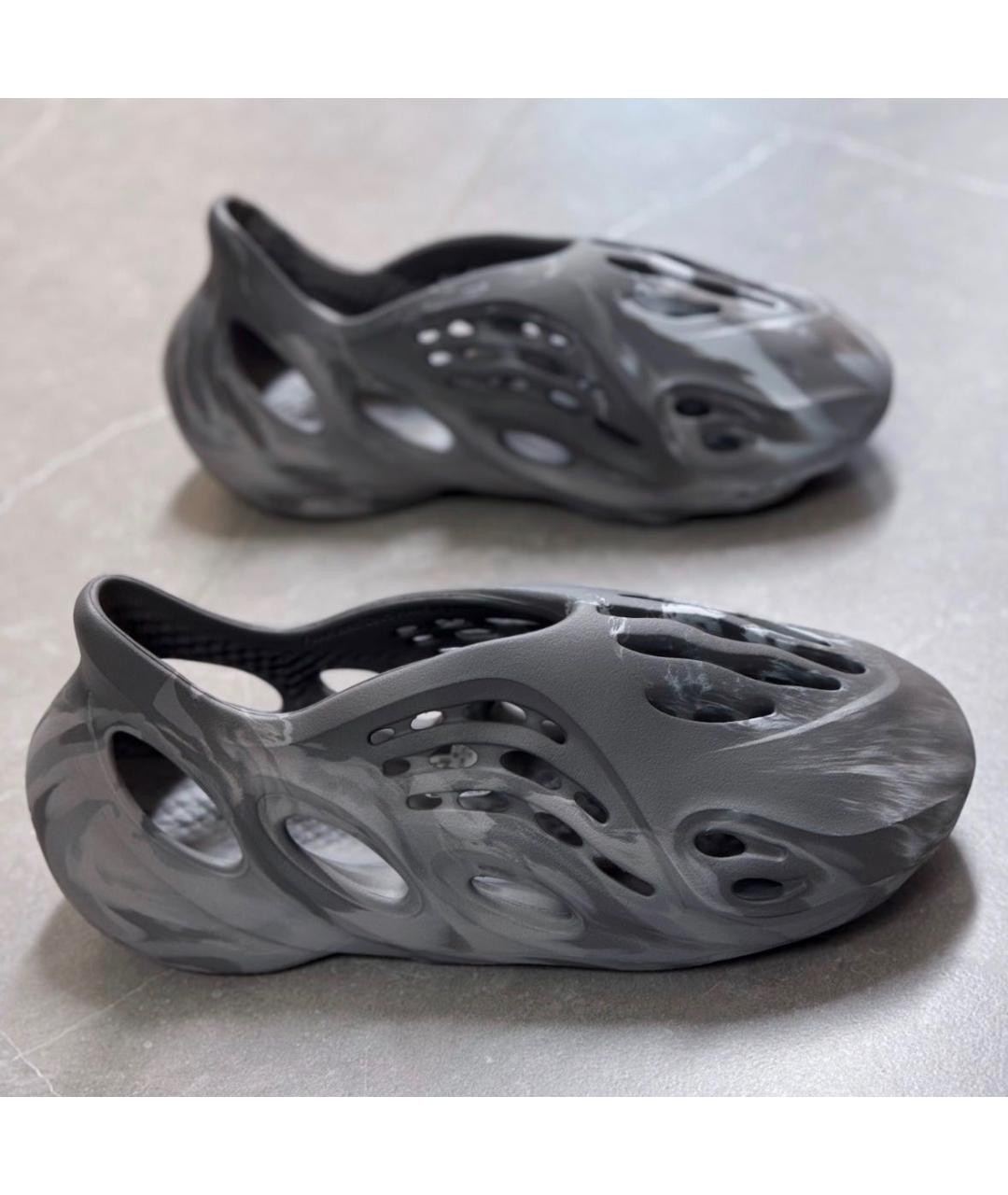 ADIDAS YEEZY Антрацитовые резиновые шлепанцы, фото 2