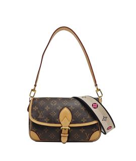 LOUIS VUITTON Сумка через плечо