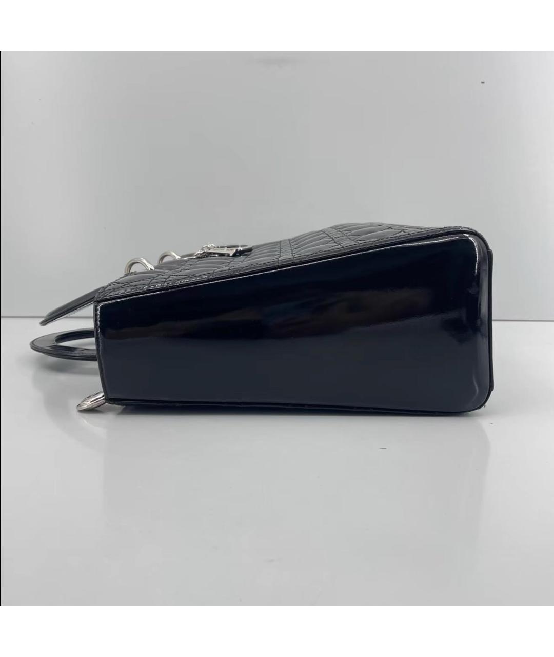 CHRISTIAN DIOR Черная сумка с короткими ручками из лакированной кожи, фото 3