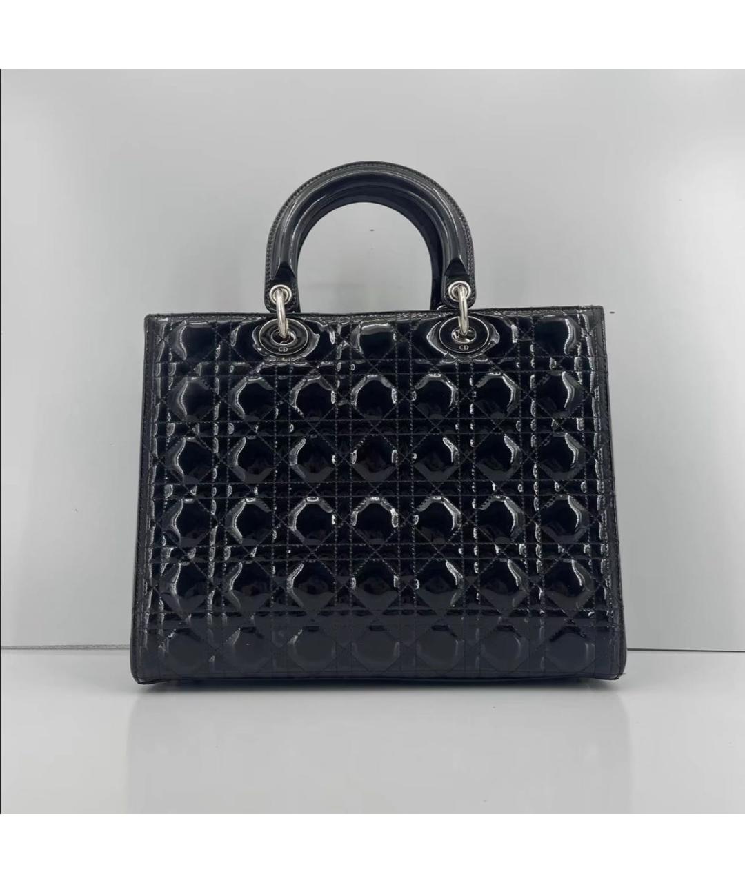 CHRISTIAN DIOR Черная сумка с короткими ручками из лакированной кожи, фото 2