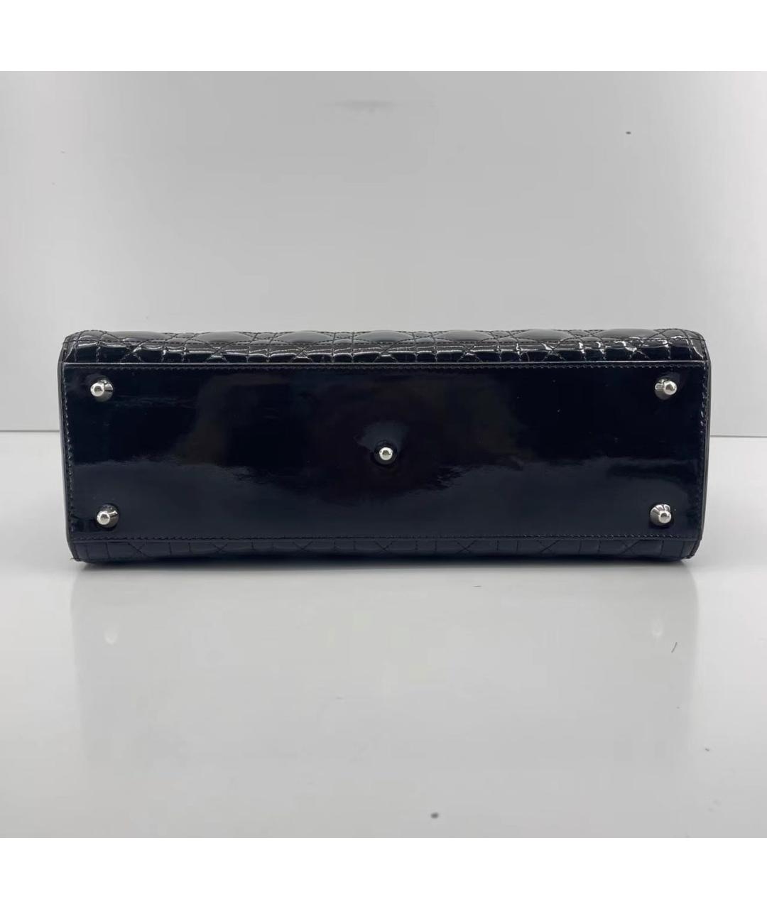 CHRISTIAN DIOR Черная сумка с короткими ручками из лакированной кожи, фото 5