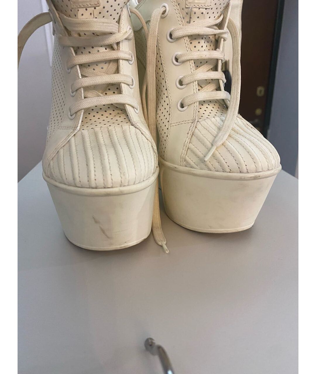 LOUIS VUITTON PRE-OWNED Белые кожаные туфли, фото 5