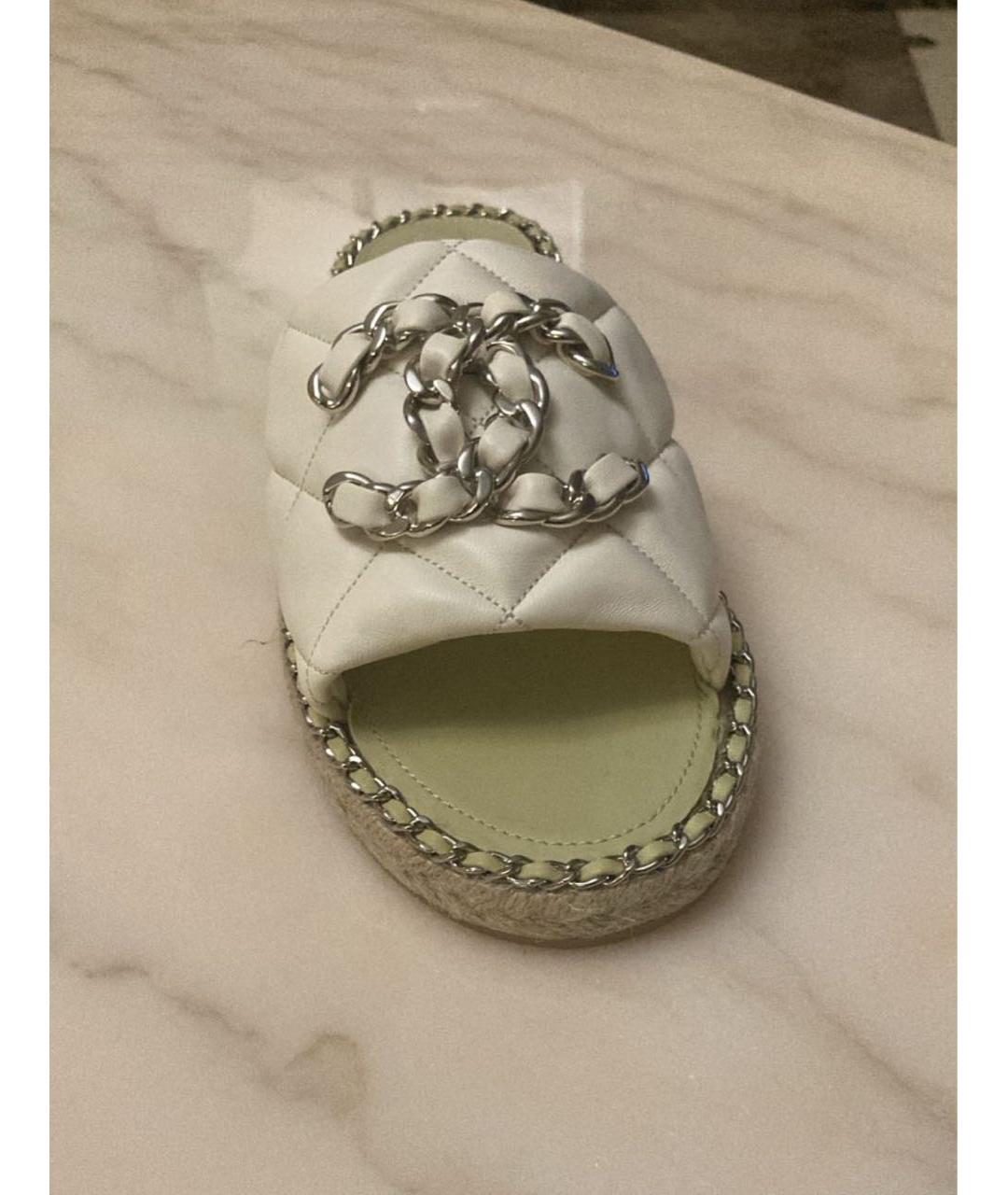 CHANEL Бежевые кожаные шлепанцы, фото 4