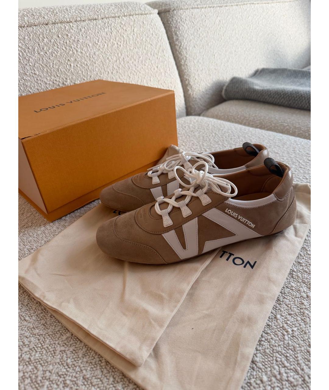 LOUIS VUITTON Бежевые замшевые кроссовки, фото 2
