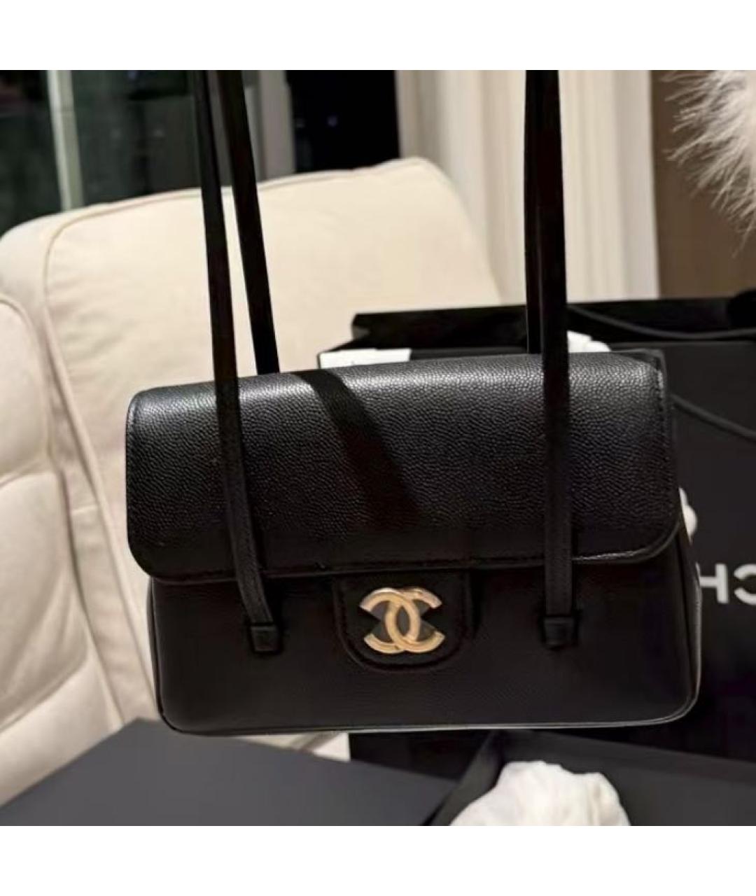 CHANEL Черная кожаная сумка с короткими ручками, фото 6