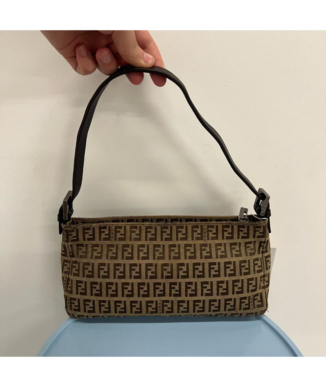 FENDI Коричневая кожаная сумка с короткими ручками, фото 9
