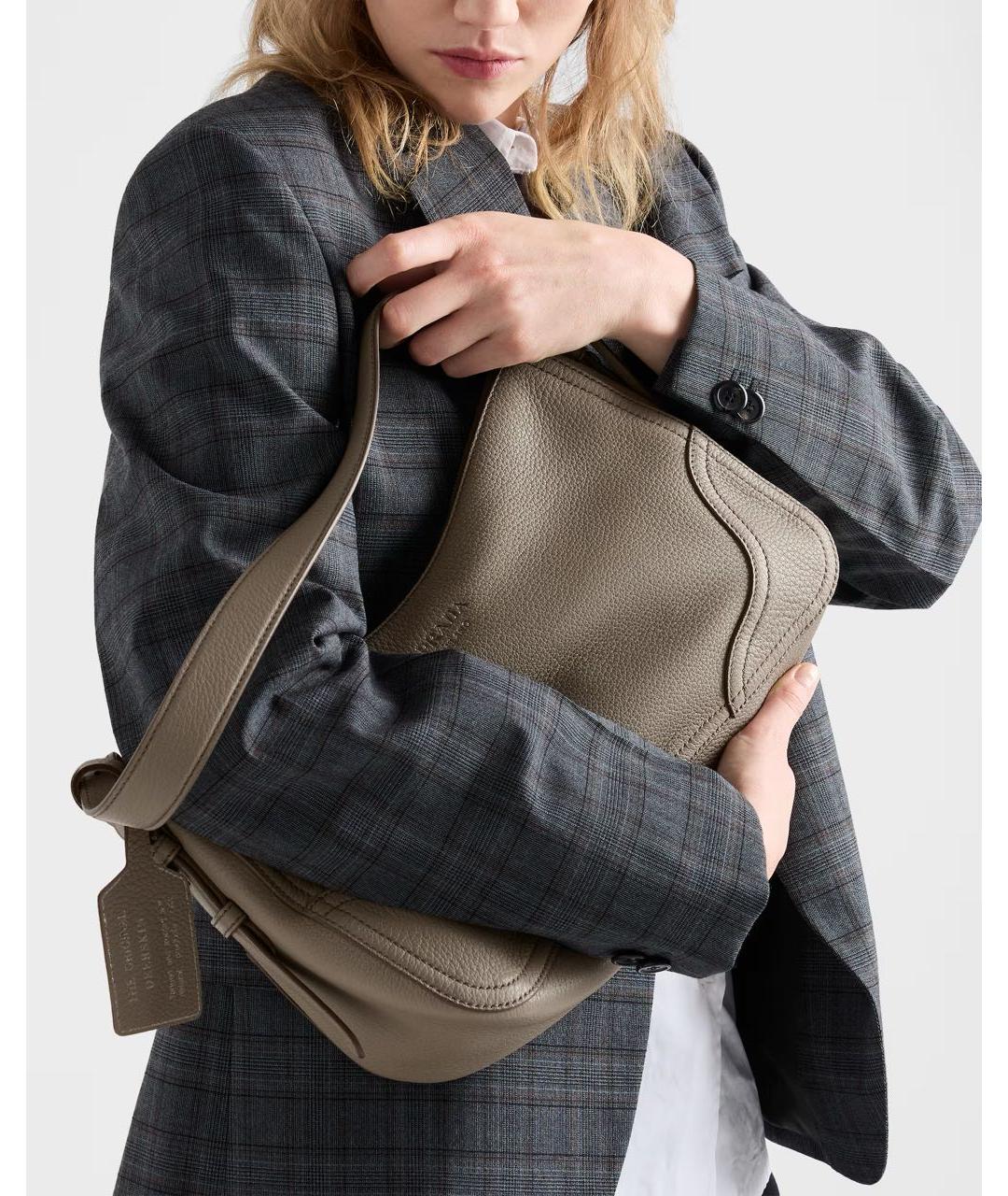 PRADA Серая кожаная сумка через плечо, фото 2