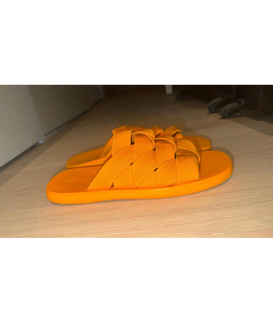 BOTTEGA VENETA Оранжевое текстильные сандалии, фото 8