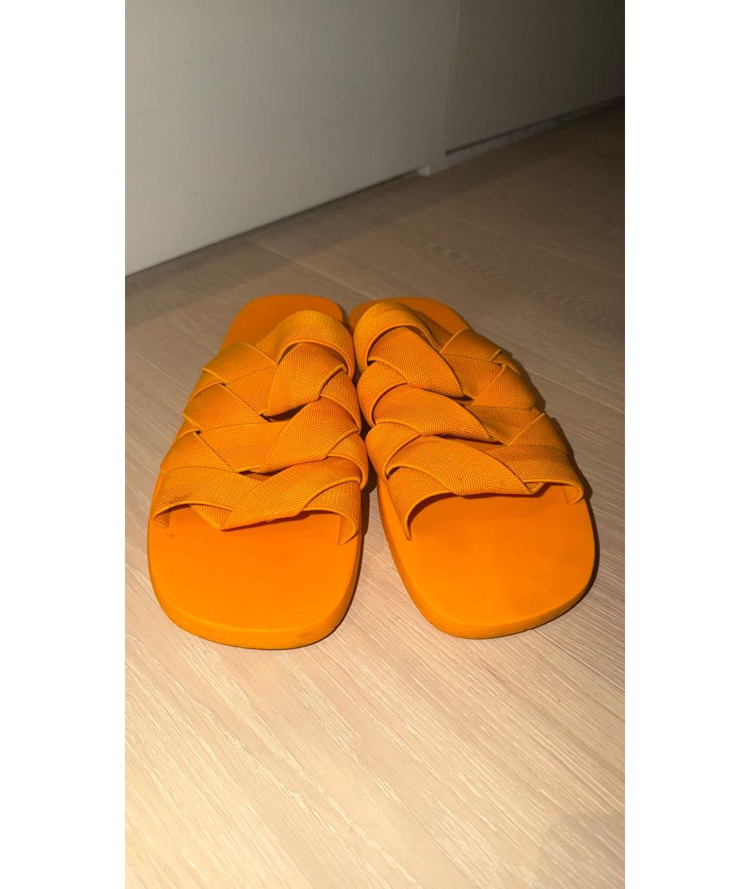 BOTTEGA VENETA Оранжевое текстильные сандалии, фото 2