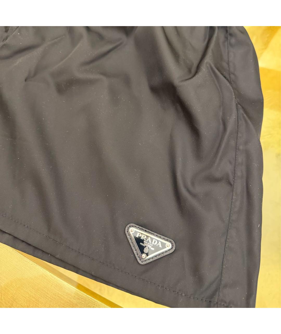 PRADA Черные полиамидовые шорты, фото 3