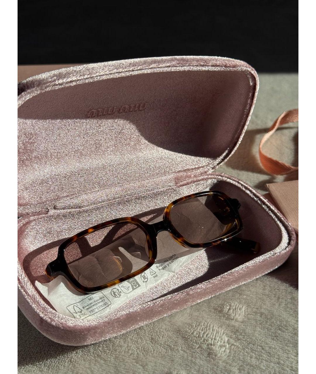 MIU MIU Коричневые пластиковые солнцезащитные очки, фото 2