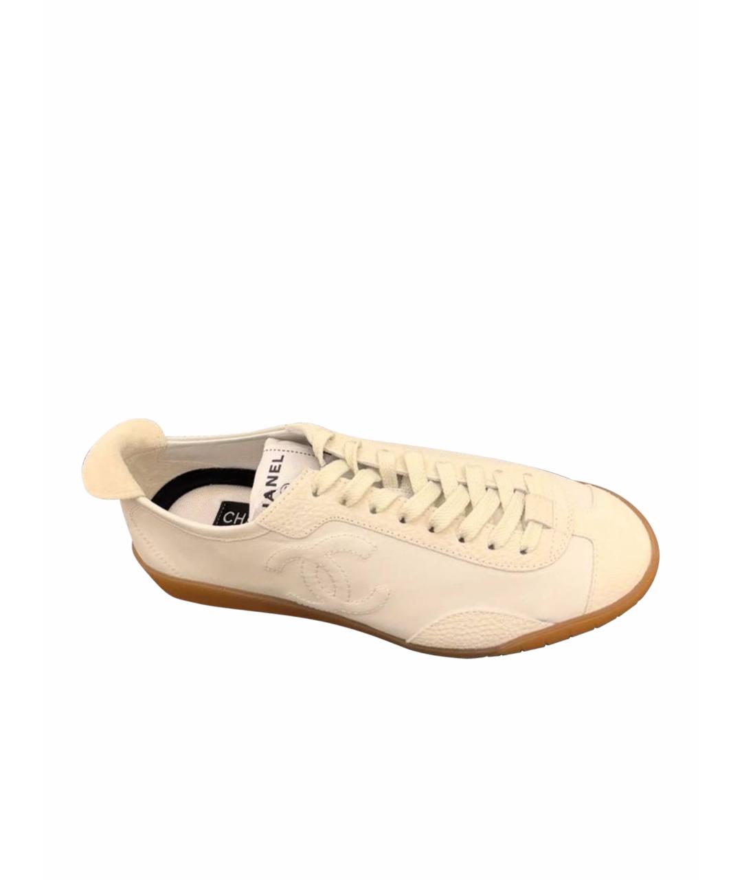 CHANEL Белые кожаные кеды, фото 1
