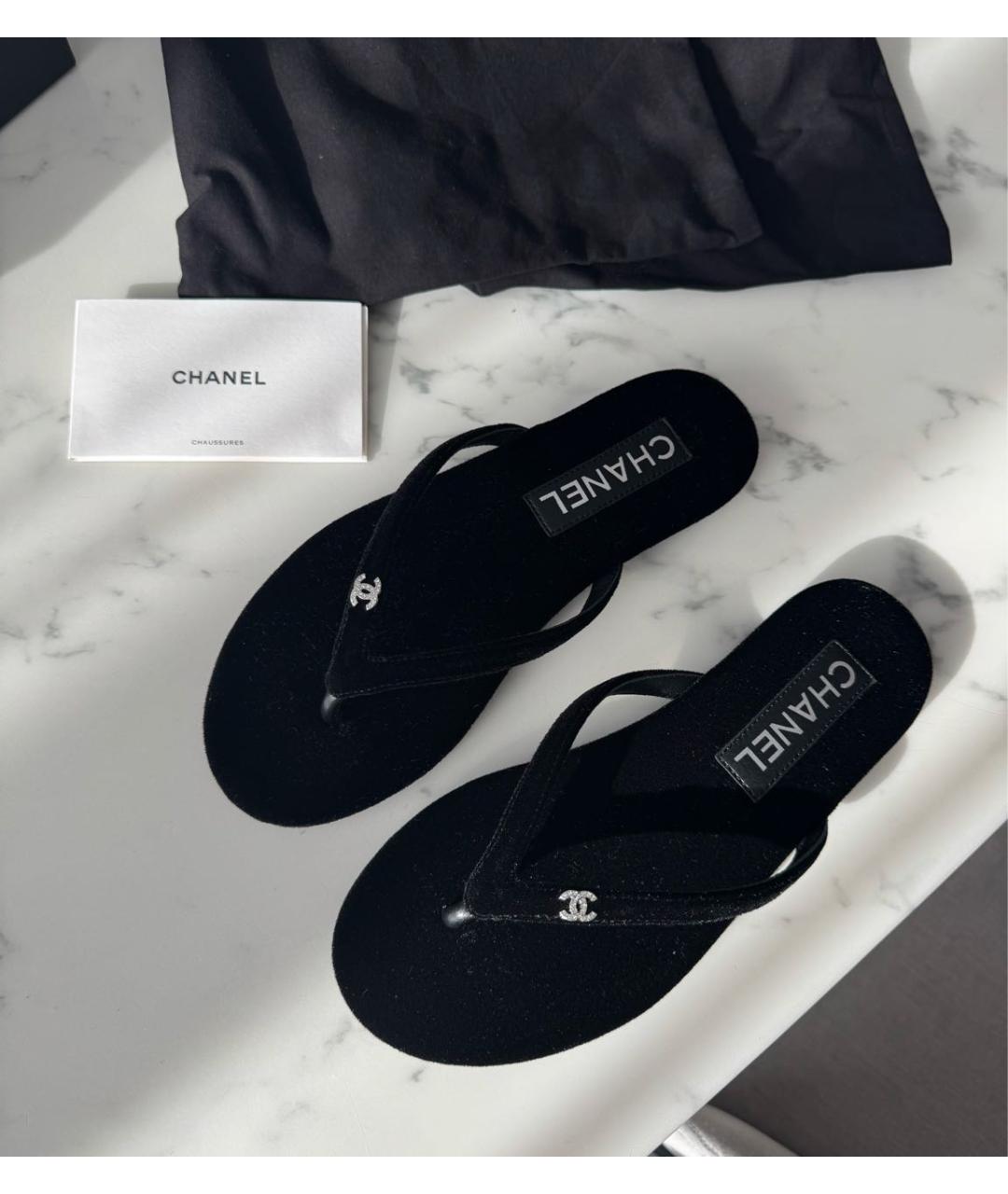 CHANEL Черные бархатные шлепанцы, фото 3