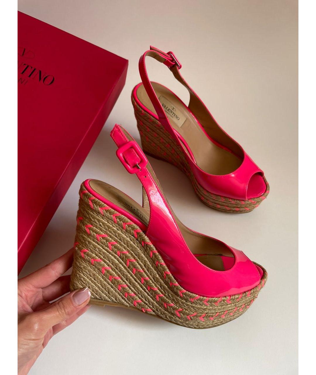 VALENTINO Розовые босоножки из лакированной кожи, фото 9