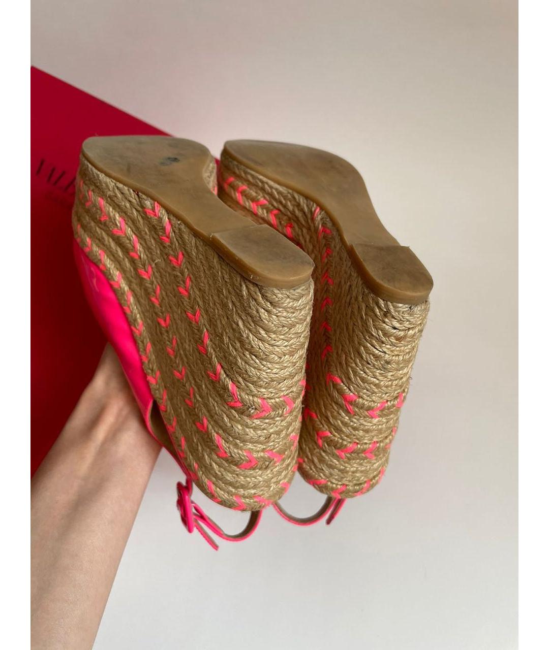 VALENTINO Розовые босоножки из лакированной кожи, фото 8