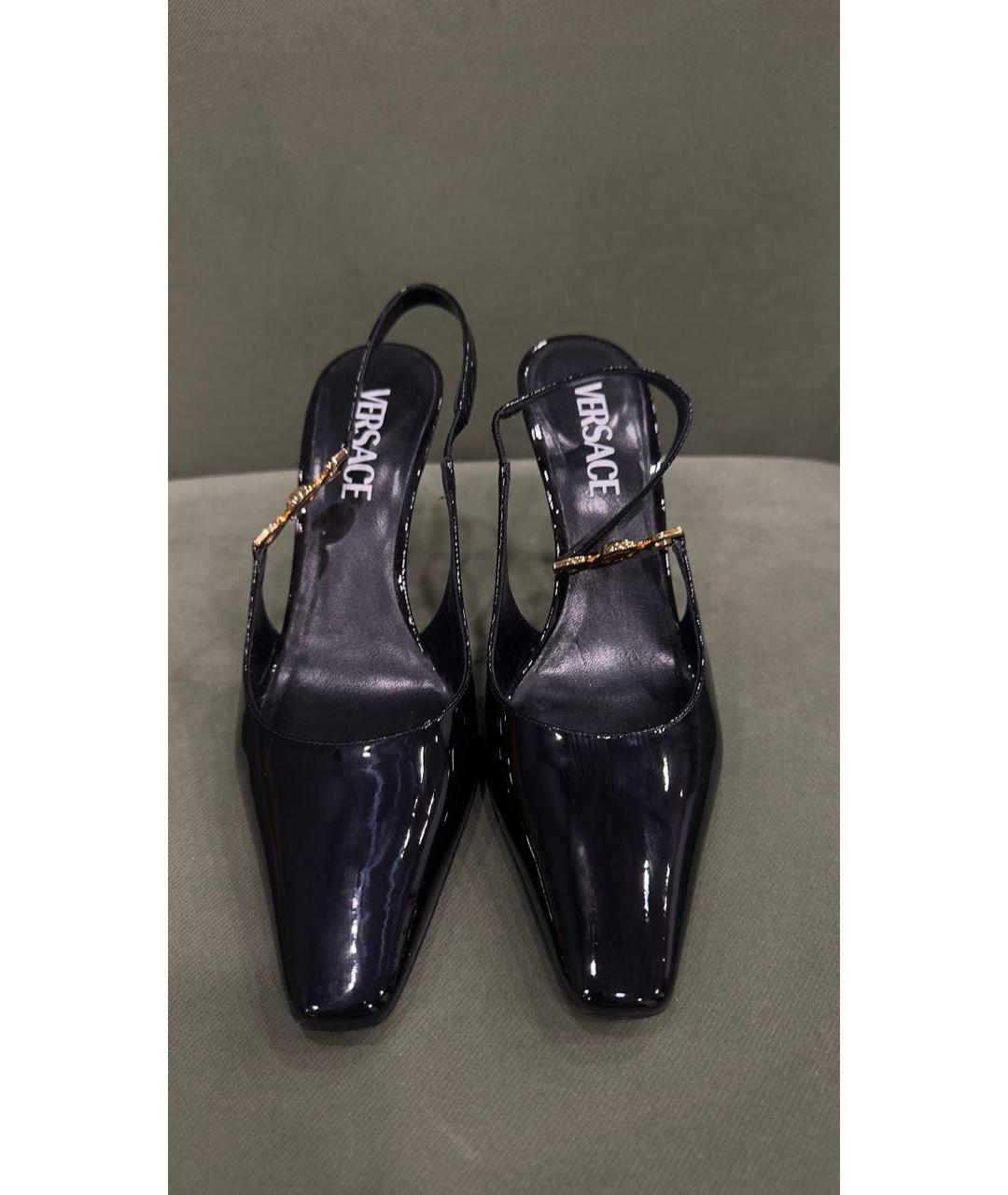 VERSACE Черные туфли из лакированной кожи, фото 2