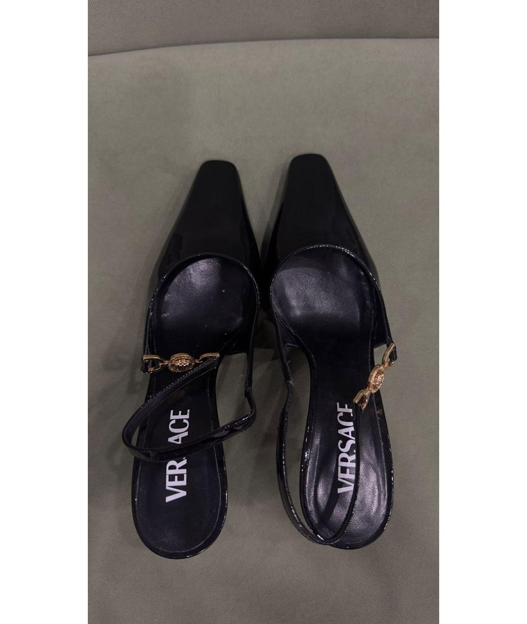 VERSACE Черные туфли из лакированной кожи, фото 3