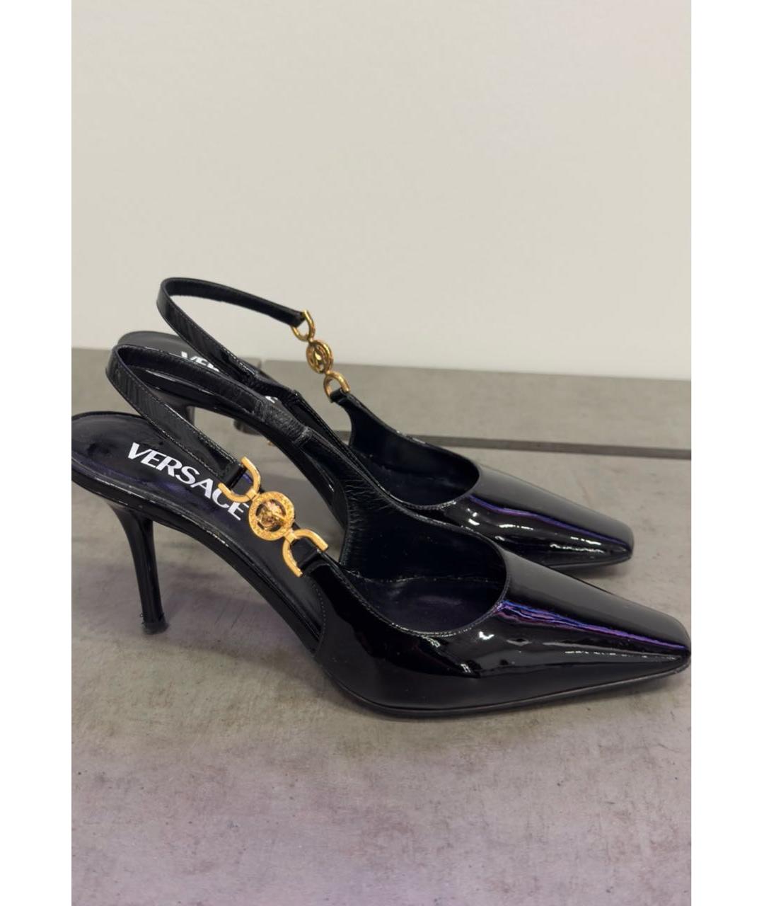 VERSACE Черные туфли из лакированной кожи, фото 5