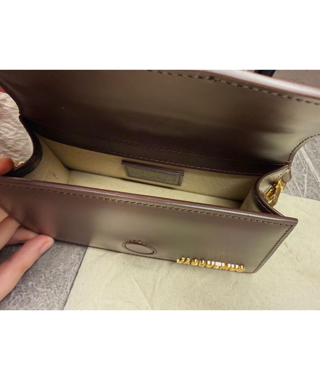 JACQUEMUS Коричневая кожаная сумка с короткими ручками, фото 4