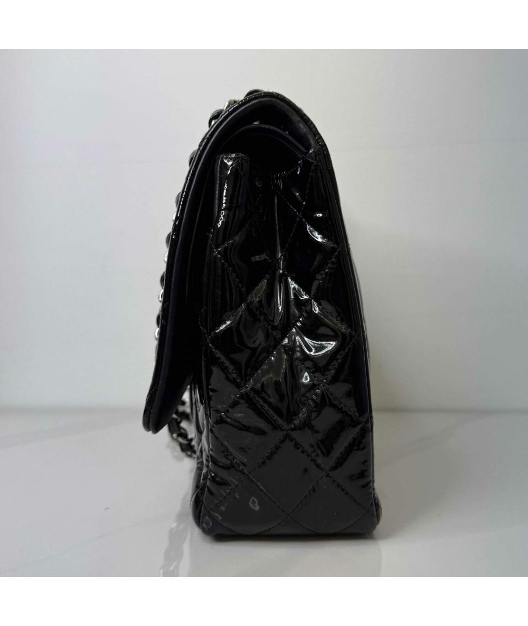 CHANEL Черная сумка через плечо из лакированной кожи, фото 4