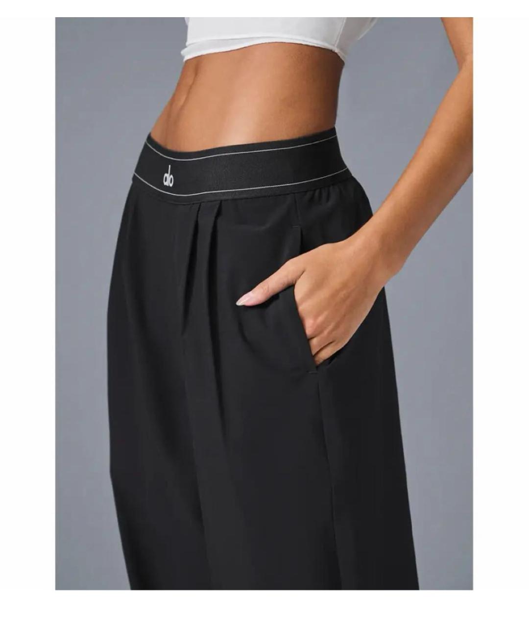 ALO YOGA Черные полиэстеровые спортивные брюки и шорты, фото 4