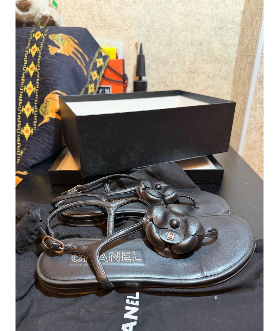 CHANEL Черные кожаные сандалии, фото 5