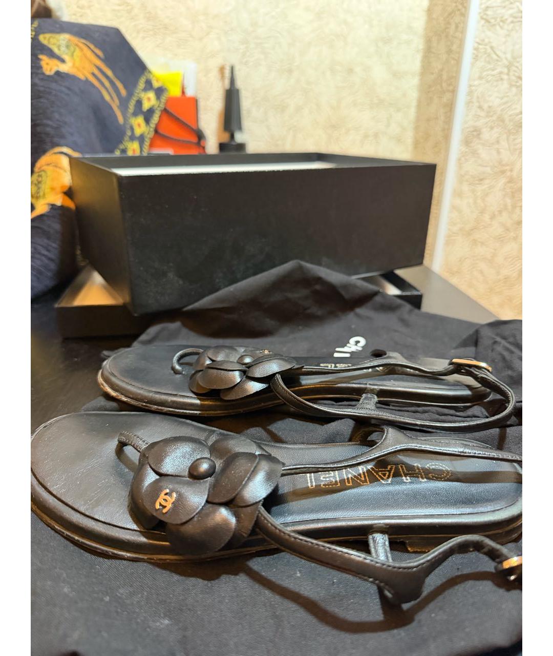 CHANEL Черные кожаные сандалии, фото 3