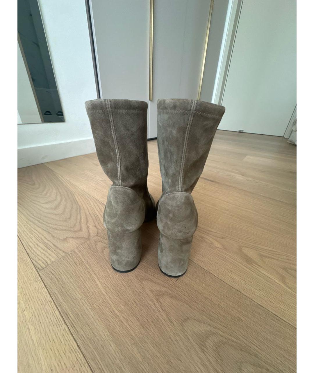 STUART WEITZMAN Хаки замшевые ботильоны, фото 4