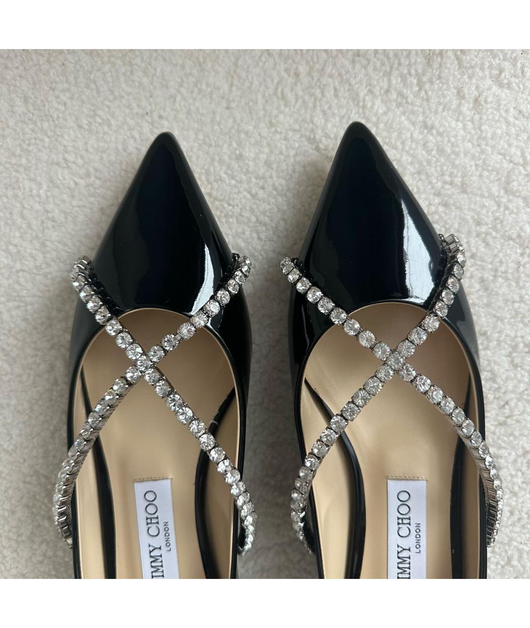 JIMMY CHOO Черные лодочки на низком каблуке из лакированной кожи, фото 6