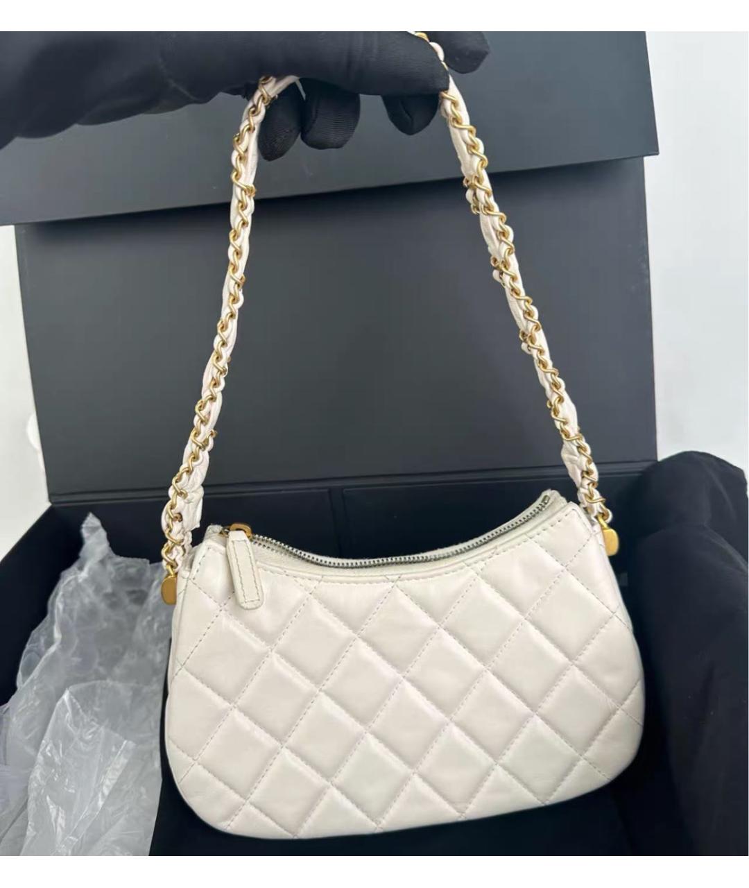 CHANEL Белая кожаная сумка с короткими ручками, фото 2