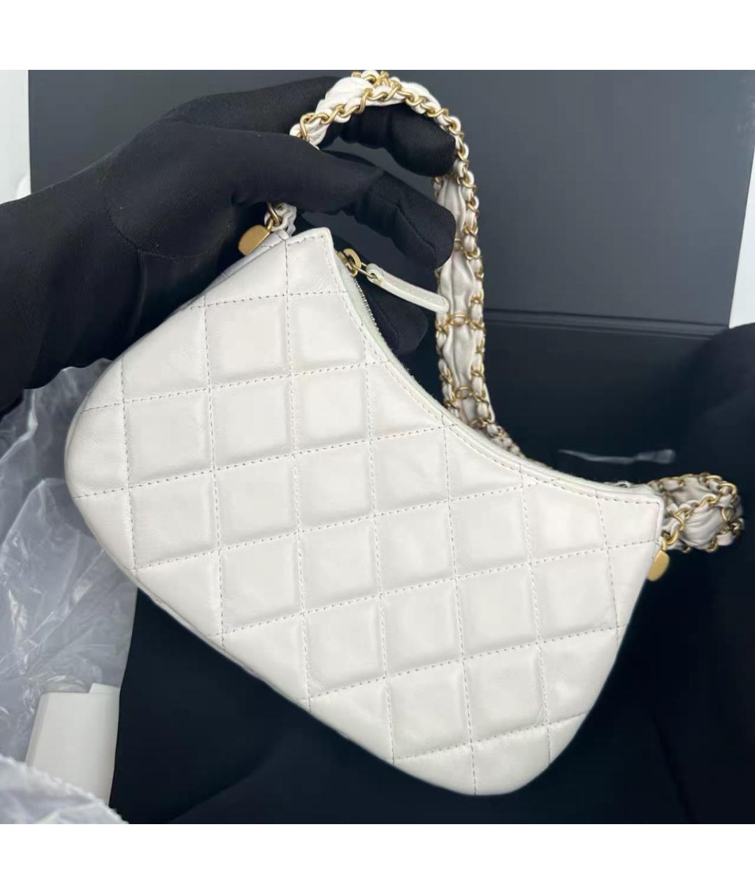 CHANEL Белая кожаная сумка с короткими ручками, фото 6