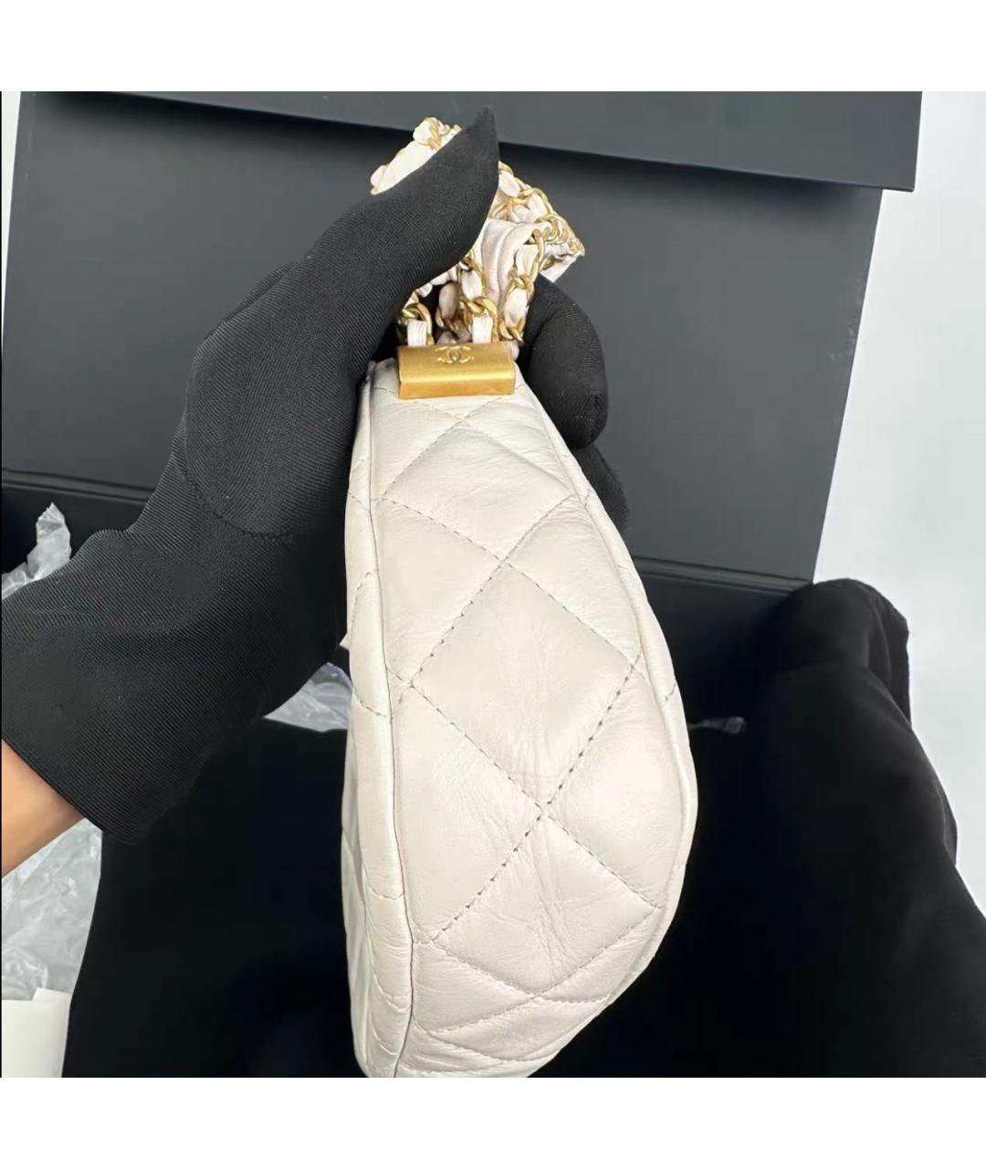 CHANEL Белая кожаная сумка с короткими ручками, фото 4