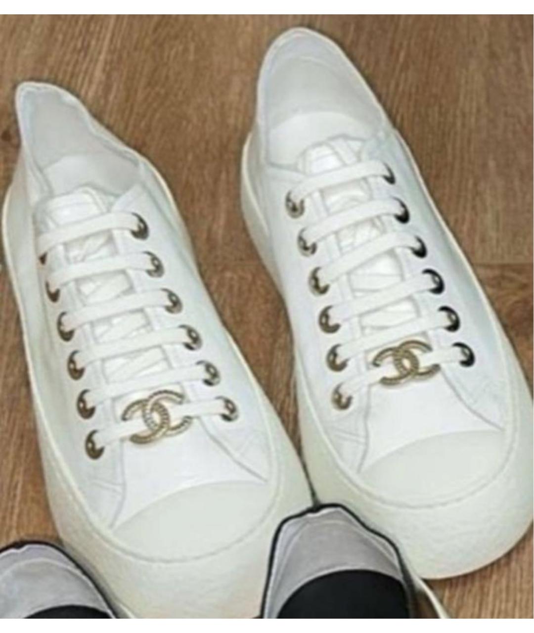 CHANEL Белые кожаные кроссовки, фото 2