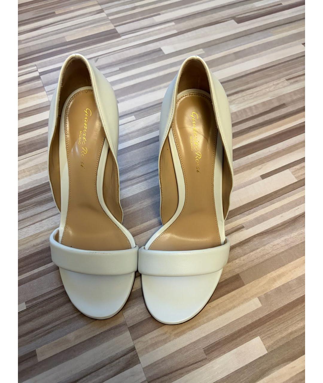 GIANVITO ROSSI Белые кожаные босоножки, фото 2