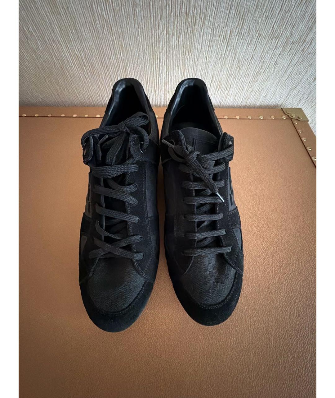 LOUIS VUITTON Черные замшевые низкие кроссовки / кеды, фото 2