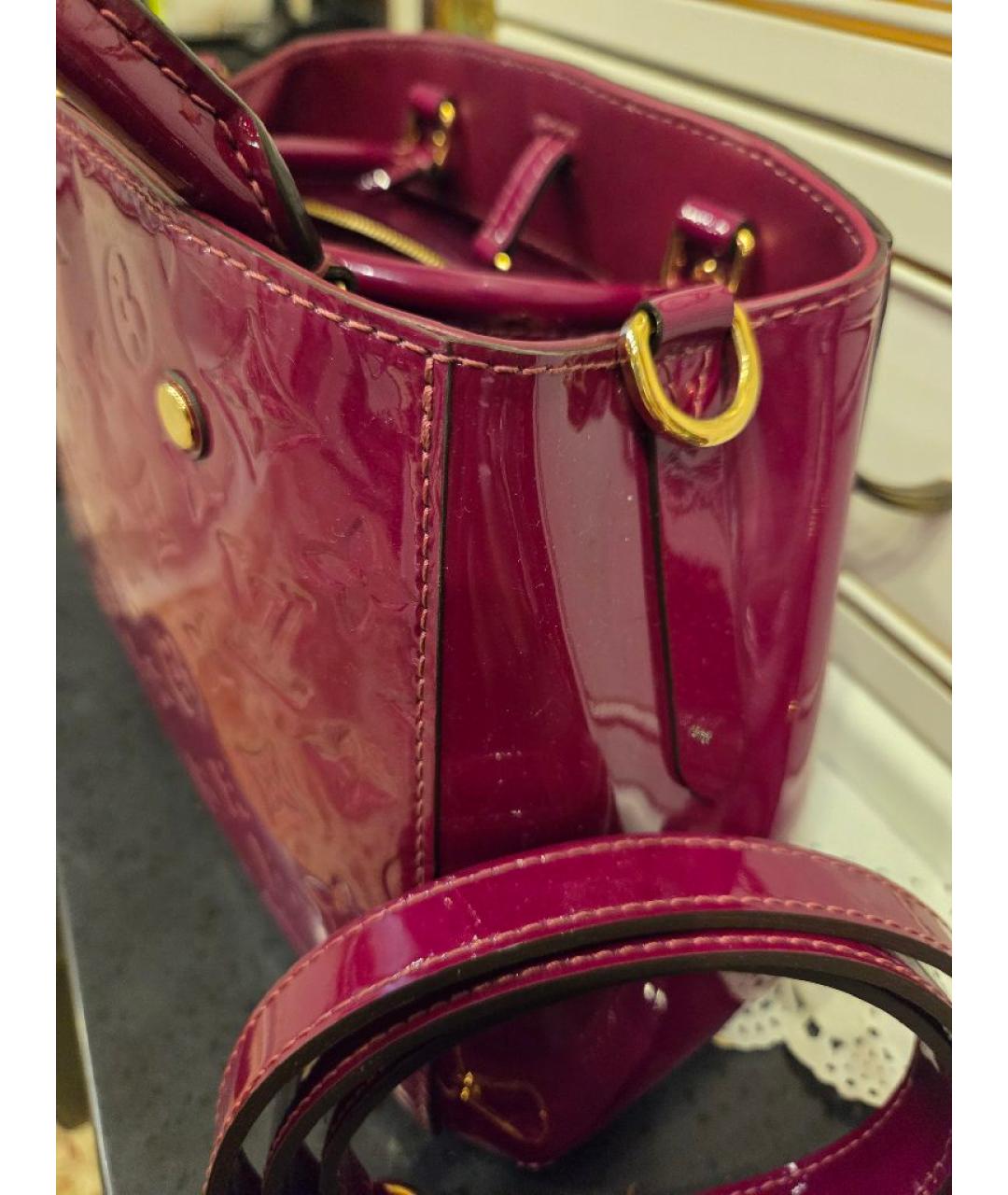 LOUIS VUITTON Бордовая сумка с короткими ручками из лакированной кожи, фото 5