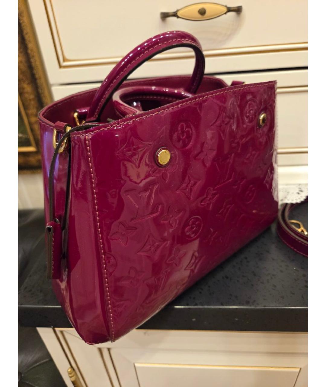 LOUIS VUITTON Бордовая сумка с короткими ручками из лакированной кожи, фото 3