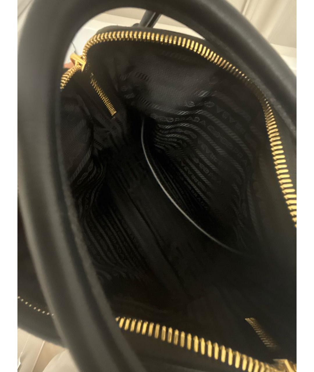 PRADA Черная кожаная сумка с короткими ручками, фото 4