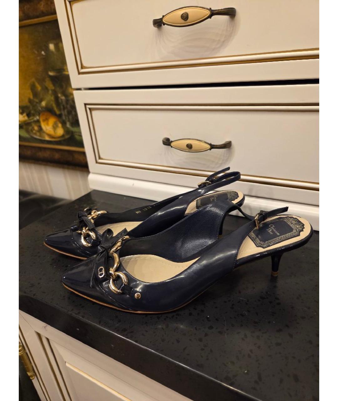 CHRISTIAN DIOR Темно-синие кожаные лодочки на низком каблуке, фото 7